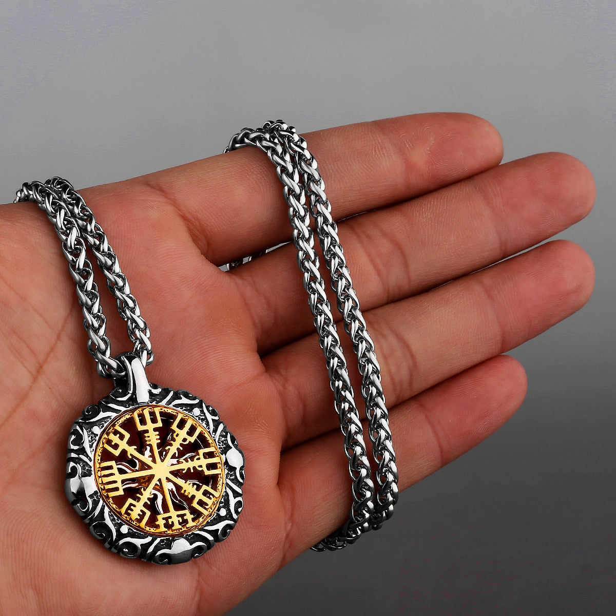 Collier Viking Vegvísir